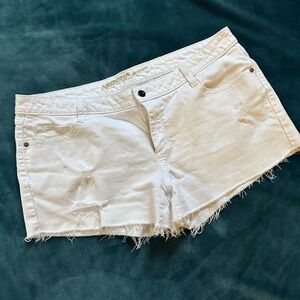 Arizona Jean Company White Jean Shorts Distressed Frayed Hem